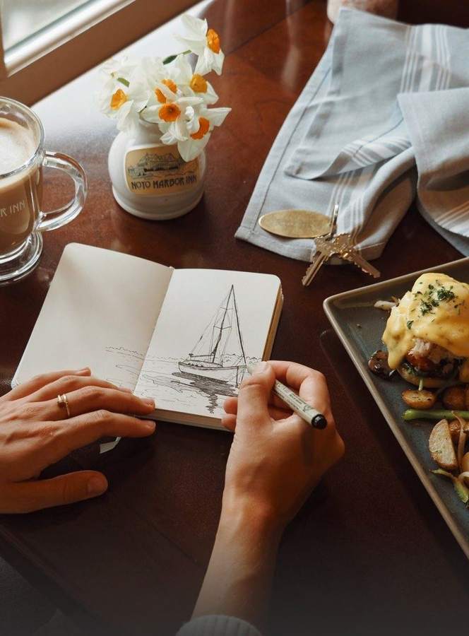 Breakfast And A Sketchbook — photo by Marina Ponomaryova