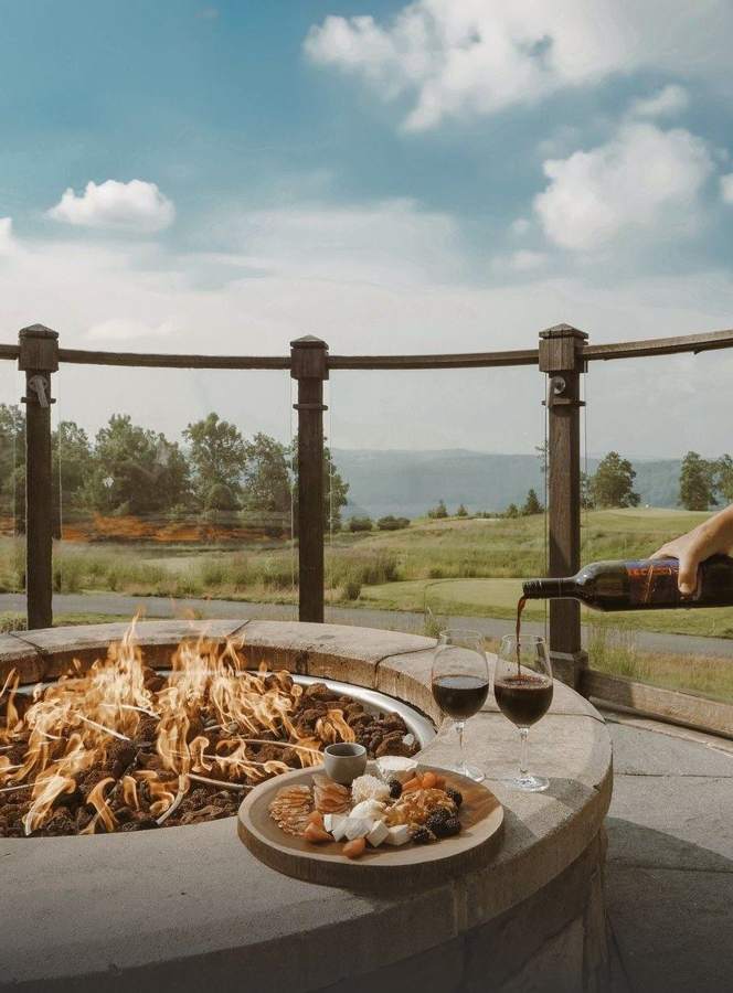 Fire-Pit Dinner By The Sea — photo by Marina Ponomaryova